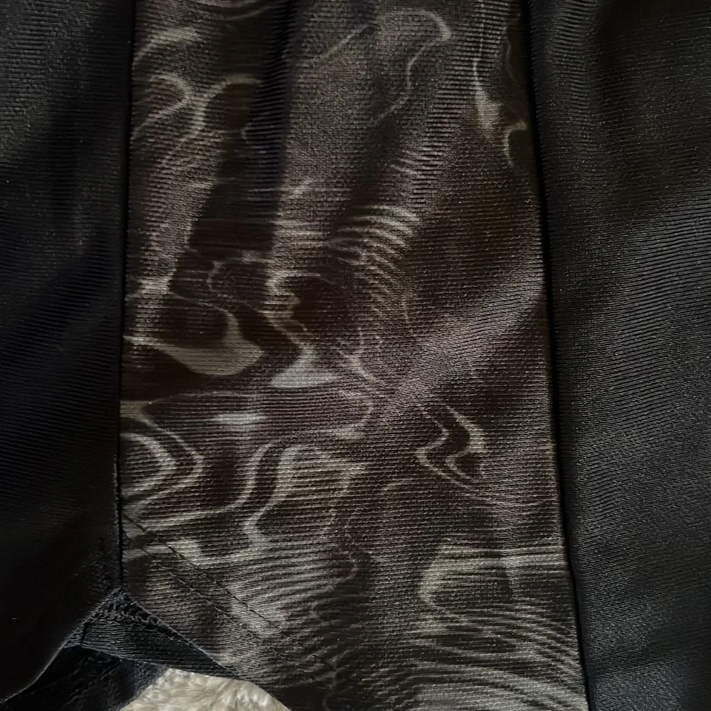NWT Under Armour shorts - Picture 4 of 6